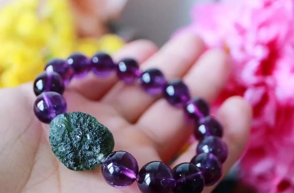 天然紫水晶特徵 天然紫水晶特徵