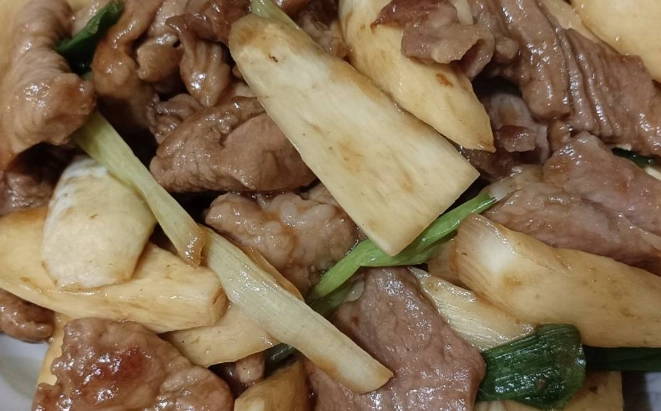 五花肉炒筍