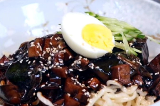 韓式炸醬麵食譜