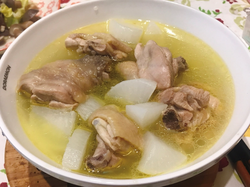 白蘿蔔雞湯