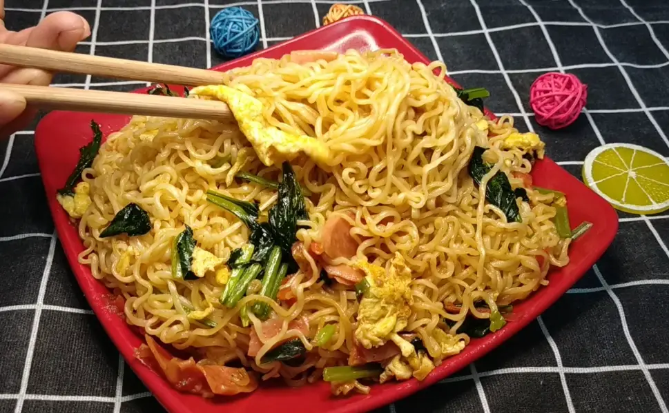 沙茶炒泡麵