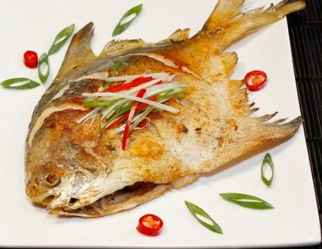 白鯧魚料理