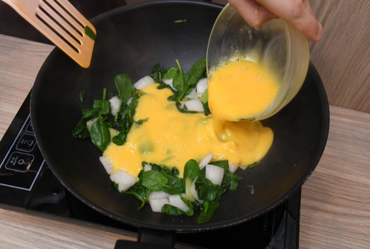 滑嫩蛋包飯技巧