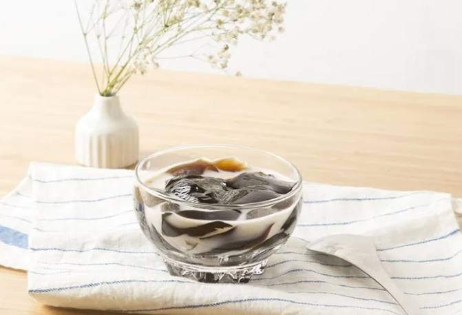 台灣仙草凍奶茶 台灣仙草凍奶茶