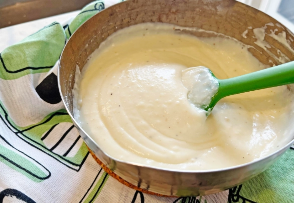 在家輕鬆做洋蔥白醬：黃金比例與三個不失敗的關鍵步驟