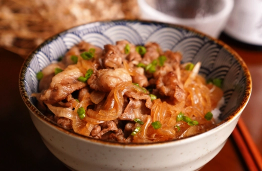 牛肉丼飯做法