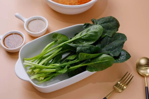 菠菜紅蘿蔔營養