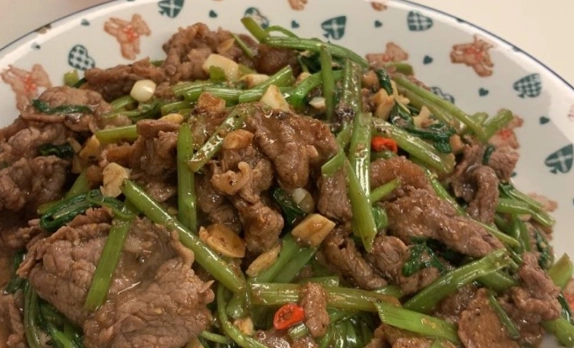 沙茶醬炒空心菜