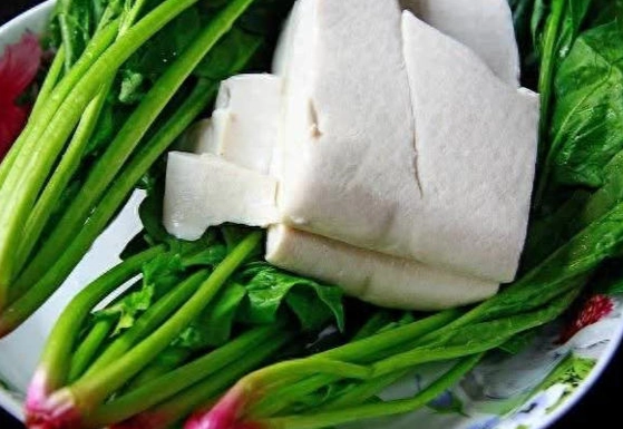 菠菜不能跟豆腐一起吃嗎？營養師破解常見飲食迷思