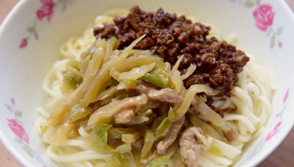 肉燥麵熱量 肉燥麵熱量