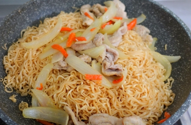 炒泡麵食譜 炒泡麵食譜