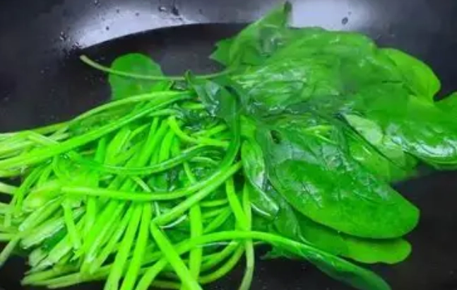 菠菜吃太多拉肚子